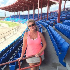 Meet your Posher, Vivian