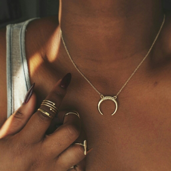 NEW Gold half moon necklace - Picture 2 of 2