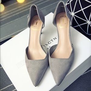 Elegant Grey princess mid heel pump