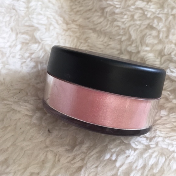 MAC loose pigment! ❤️