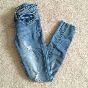 Light Wash Distressed Jeans!!