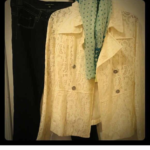 Elie Tahari Lace Weatherized Raincoat - Picture 3 of 6