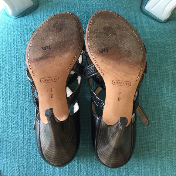 Coach heels! - Picture 3 of 4
