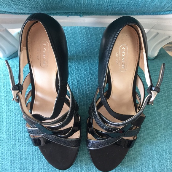 Coach heels! - Picture 4 of 4