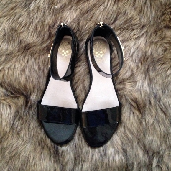 Vince Camuto black sandals