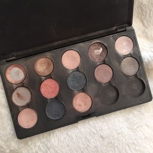 Custom MAC eyeshadow palette! ❤️