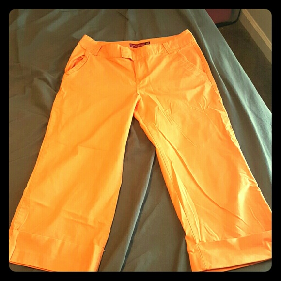 Peach/orange Capri!