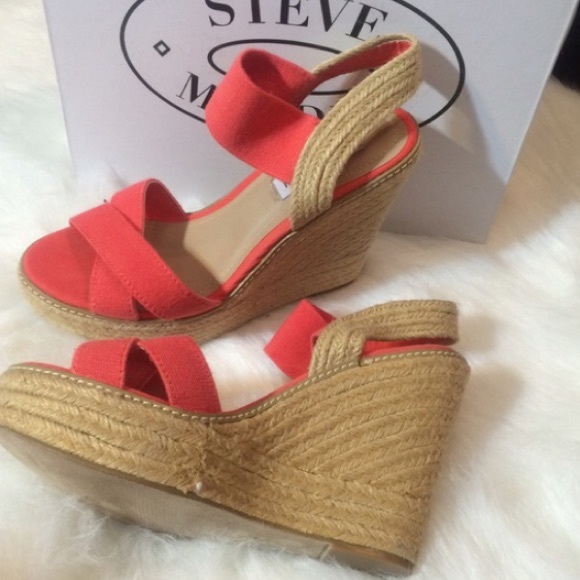 Steve Madden coral wedges