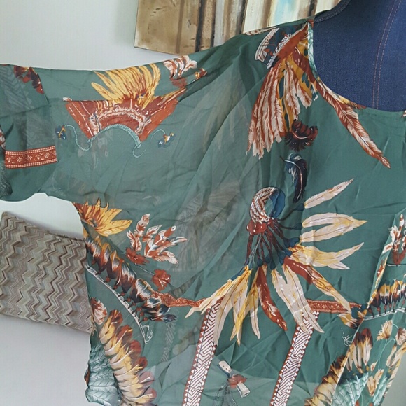 Host pick! Oversized batwing top - Picture 3 of 4