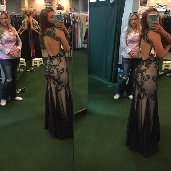 Prom dress - Picture 4 of 4