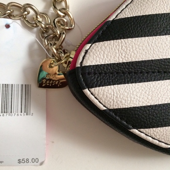 🎉HP🎉 Betsey Johnson "lips" wristlet! - Picture 2 of 3