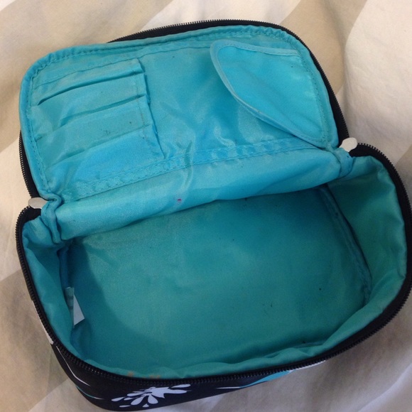 Makeup Traveling Bags - Picture 4 of 4