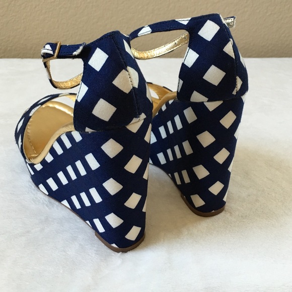 <sold>Kate Spade Dabney - never worn - Picture 2 of 4