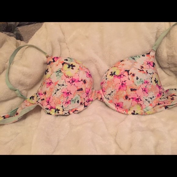 36C Victoria's Secret Pink push-up bra