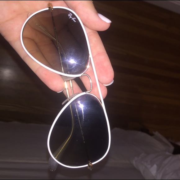 White ray ban aviator