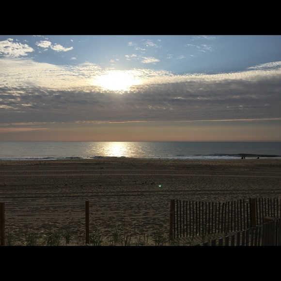 Meet your Posher, Erica - Picture 1 of 2