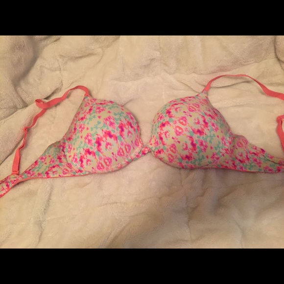 36C Victoria's Secret pink push-up bra