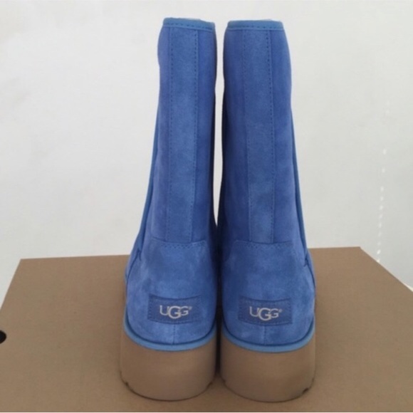 Brand new authentic classic short UGG boots - Picture 6 of 8