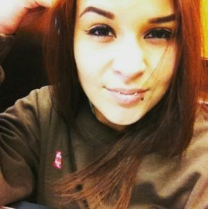 Meet your Posher, Janira