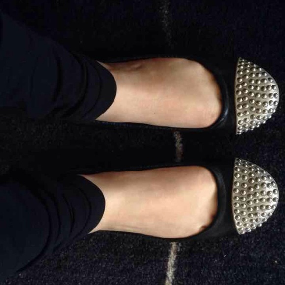 Vera wang flats - Picture 2 of 2