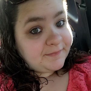 Meet your Posher, Alicia
