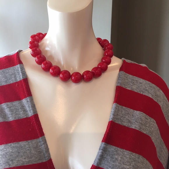 Read large beaded necklace