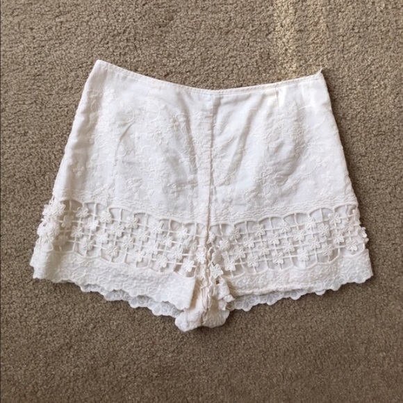 ❗️SOLD❗️UO Floral High Waisted Shorts - Picture 2 of 4