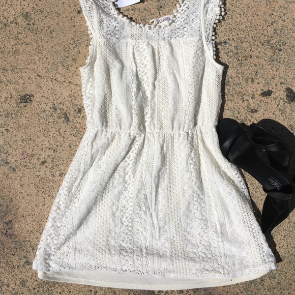 Xhilaration Dresses & Skirts - Beautiful lace and pompoms coverup