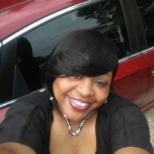 Meet your Posher, Cassandra