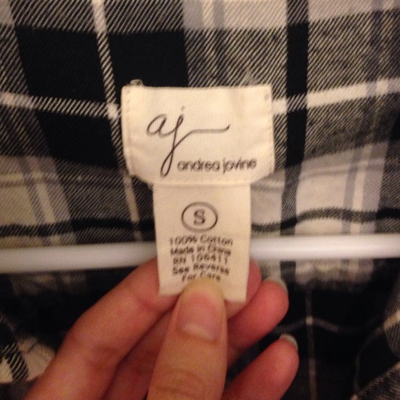 Black and white button down shirt - Picture 2 of 2