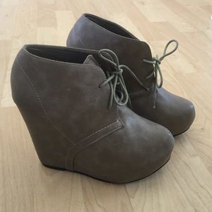 Bamboo tan faux leather wedge booties