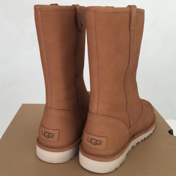 Brand new authentic UGG boots - Picture 3 of 4
