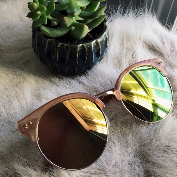 Trendy Reflecting Sunglasses🌞