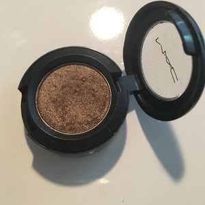 MAC Tempting Eyeshadow