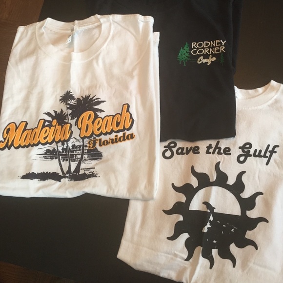 Bundled set of t-shirts
