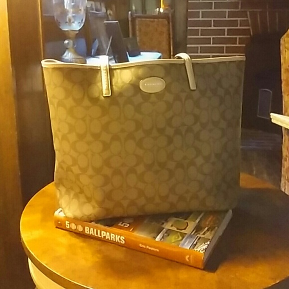 🌟💥SOLD💥🌟 Coach Tote SOLD