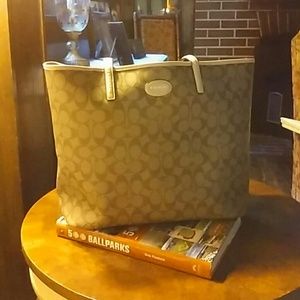 🌟💥SOLD💥🌟 Coach Tote SOLD