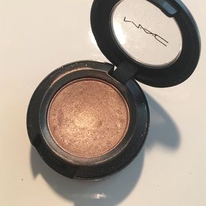 MAC All That Glitters Eyeshadow