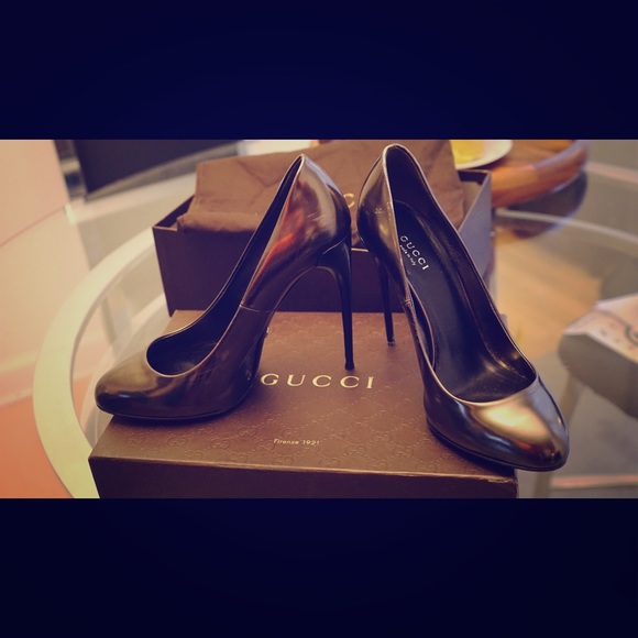 Gucci pumps