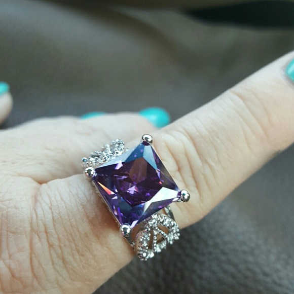 Purple ring beautiful size 8 925 silver ring