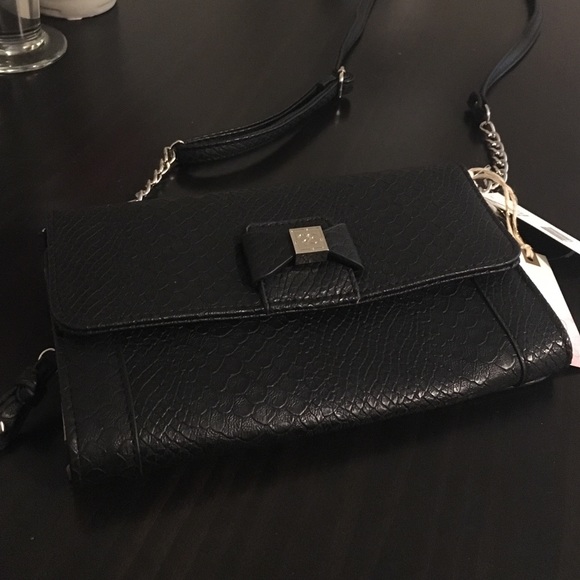 Jessica Simpson clutch