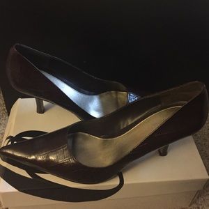 Nine West size 11 crocodile shoe