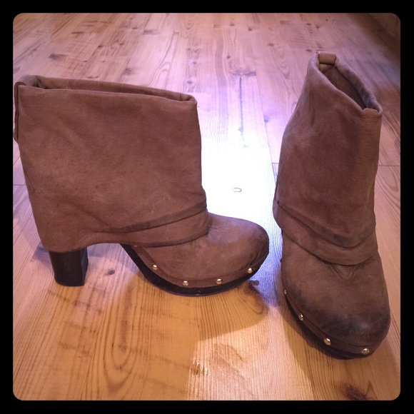 Vince Camuto shoe boots. Size 10