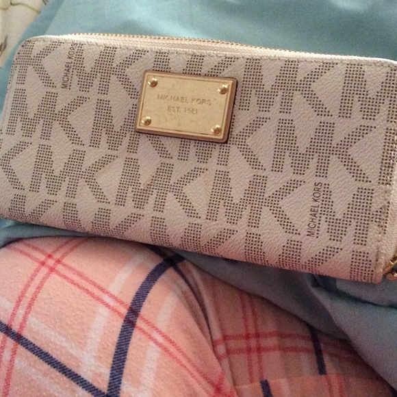 Vanilla Wallet zipper