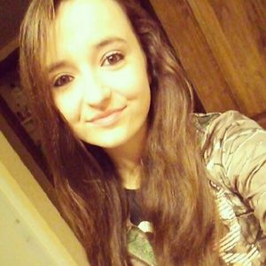 Meet your Posher, Cayleigh