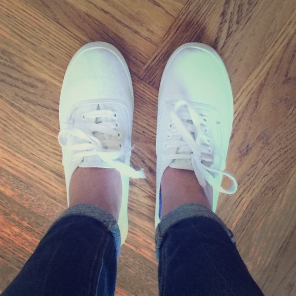 White vans shoes