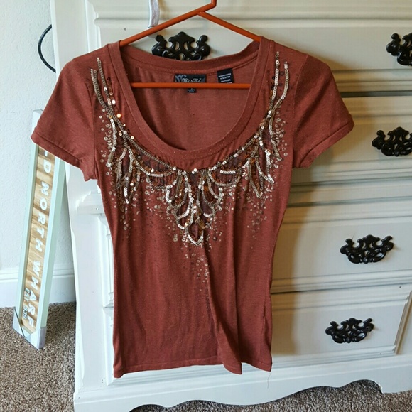 Short sleeve statement tee