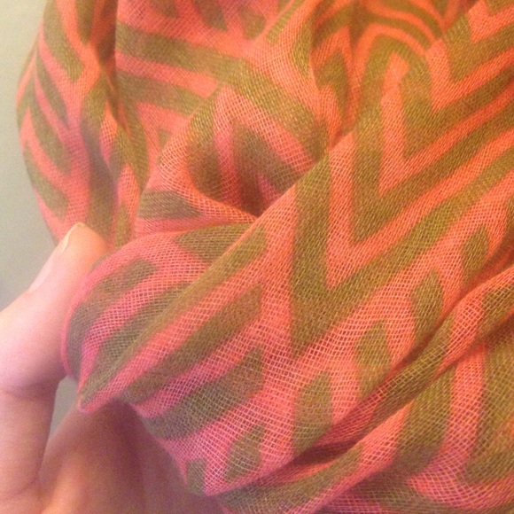 Geometric Infinity Scarf - Picture 3 of 3