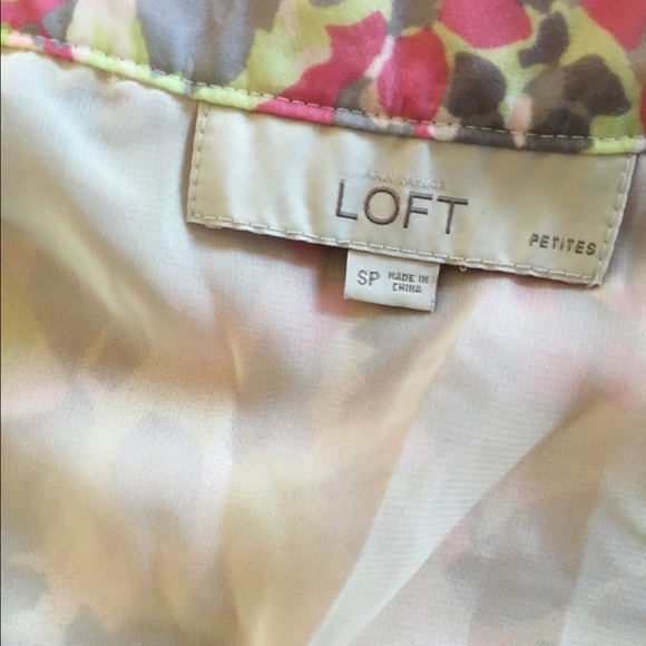 Ann Taylor LOFT loose top. Size small petite - Picture 3 of 3