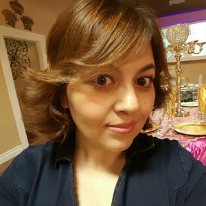 Meet your Posher, Elizabeth